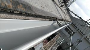 雪災で歪み、破損した雨樋を交換！火災保険で工事を行いました。