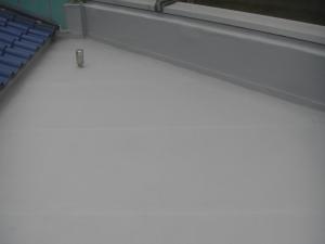 劣化して雨漏りが発生していたホテルの補修工事を行いました