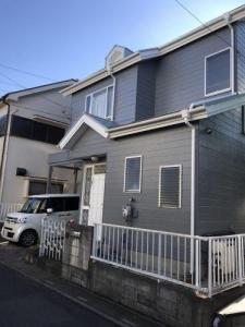 ダークグレーのシックでおしゃれな外観に生まれ変わりました