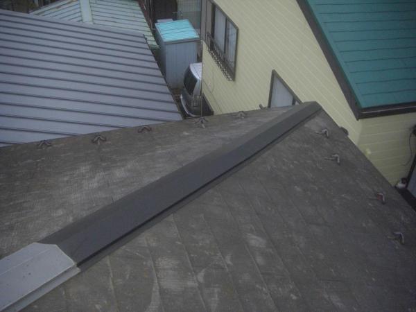 台風で屋根の棟板金が剥がれ落ちてしまったため交換しました