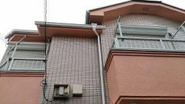 ひび割れが多くみられたアパートの外壁の塗り替え　雰囲気も大きく変えました
