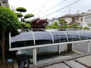 台風で飛んで行ったカーポートのポリカ屋根の張替え工事！火災保険も適用されて工事しました！