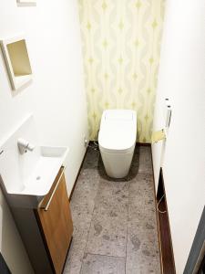 明るく広々としたトイレに