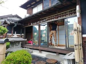 台風や大雨の影響をなるべく受けないようサッシを交換しました