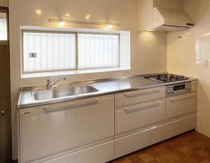 ライティングレールでお洒落なキッチンリフォーム