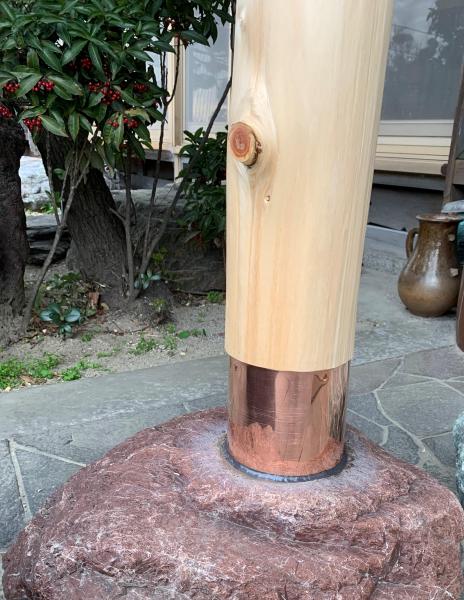 玄関は家の顔とよく言いますが、柱も銅板をまく前と巻いた後では仕上がりが全然ちがいますね。