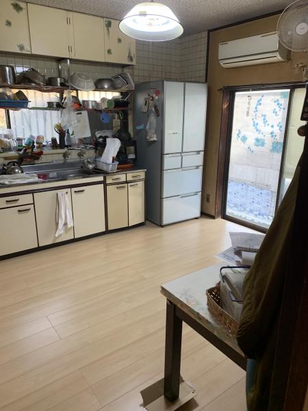まだ寒いうちにキッチンに床暖房をつけてほしい。
