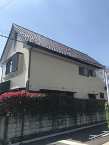 経年劣化により色あせてきた外壁と屋根が塗装によって綺麗になりました！