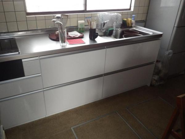 キッチン入替え工事です。