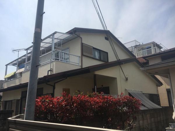 ベランダを新しくし、外壁も補修してから丁寧に塗り替え引き締まった印象の住宅に。