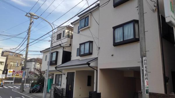 並んだ3棟戸建てを同時に塗り替え、次のメンテサイクルも考慮しました。