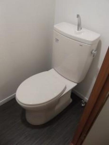 トイレリフォーム 床・フローリング張替え 有限会社宮坂工務店