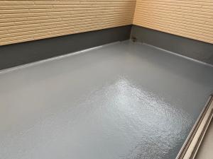 バルコニー床の塗替えで防水効果UP！