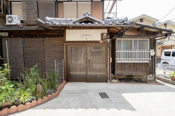 玄関リフォーム 建具(ドア、間仕切り)の設置・交換・撤去 みやこリフォーム