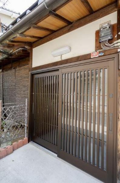 玄関リフォーム 建具(ドア、間仕切り)の設置・交換・撤去 みやこリフォーム