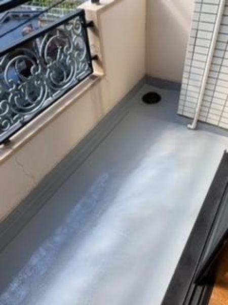 ベランダの防水塗装工事を行いました