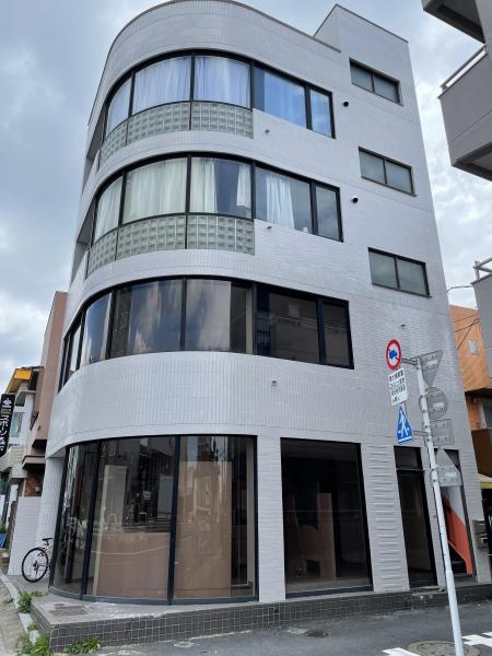 2022年5月完工４階建てテナントビル