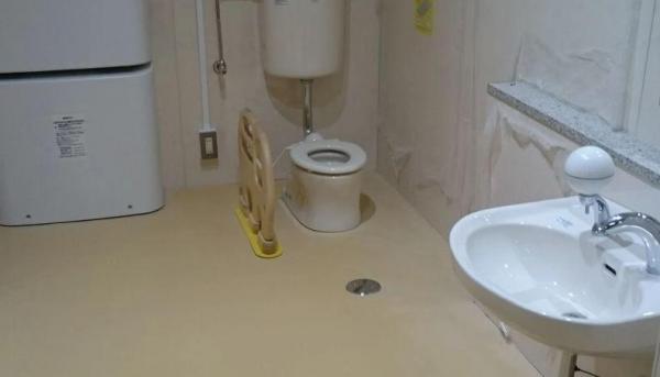 温もり溢れる幼児用トイレに