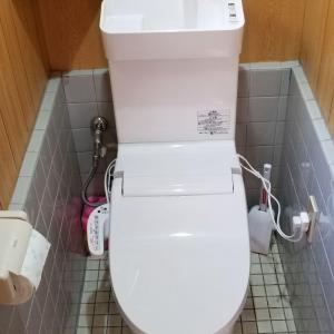 漏水もなくなり、綺麗な便座に変わりました