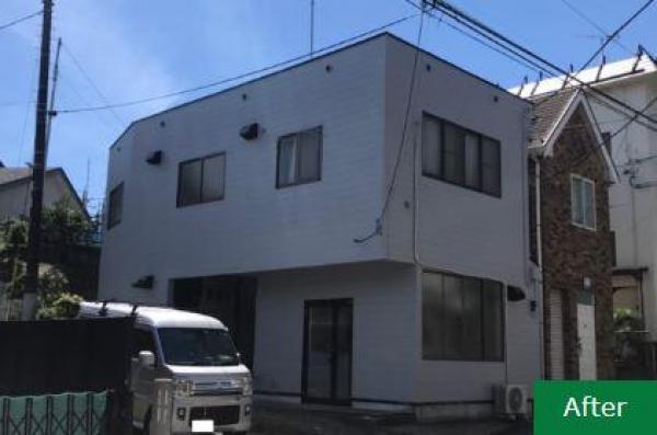 手塗り工法で塗り替え。真っ白で清潔感が出ました！