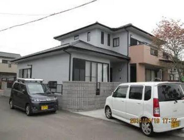 塗装して明るい印象の戸建て住宅へ