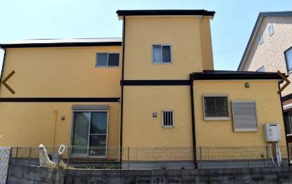 外壁屋根共に耐久性のあるフッ素塗料で仕上げ