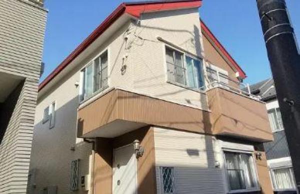 目を引く印象的なご自宅に