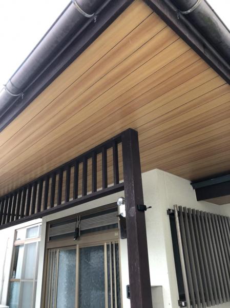 軒裏天井の張り替えを行い、明るくなりました