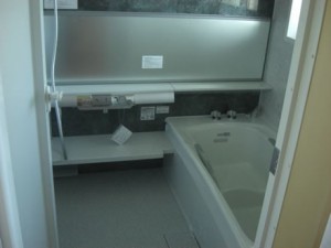 冬でも温かいお風呂になり、お手入れも楽になりました。