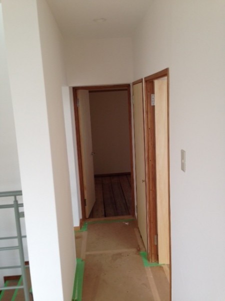 パーシモンウォールで自然、温もりのある部屋になりました