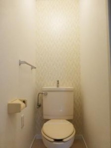 モノトーンで落ち着いた雰囲気の部屋に