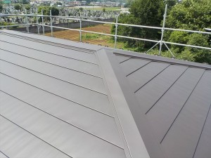 カバー工法で新しい屋根に