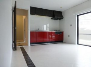 モノトーンで落ち着いた雰囲気の部屋に