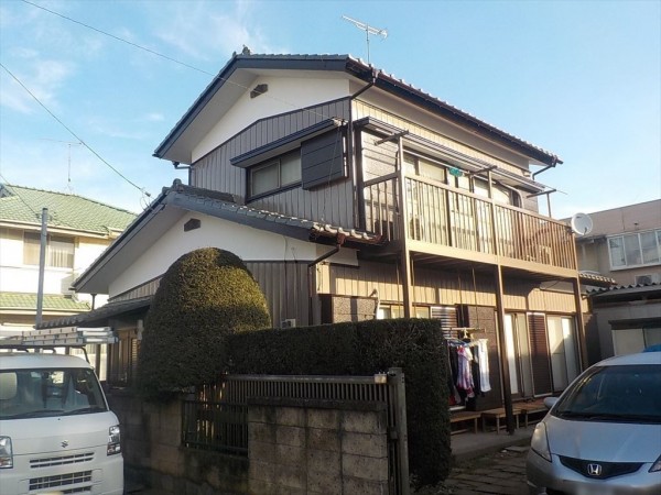 下壁と上壁で塗料を塗り分けて塗装しました
