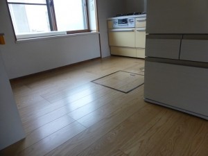 明るく温かみのあるキッチンに生まれ変わりました