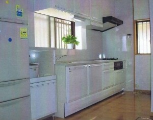 キッチンの取り替えと同時に内装もリフォーム。耐震補強もして建物自体も丈夫にしました！