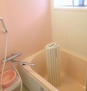 土台や柱が腐っていた在来浴室をユニットバスへリフォームしました。