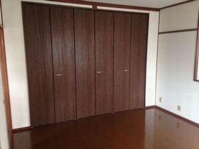費用を抑えながらも簡単に洋室に