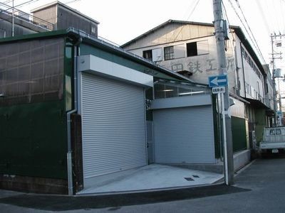 倉庫内は明るくなり、外観も塗り替えて一新。倉庫の再生リフォームです。
