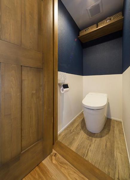 素材に拘りお洒落なトイレ空間へ