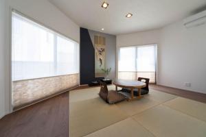 特殊な八角形部屋を活かした和モダン部屋