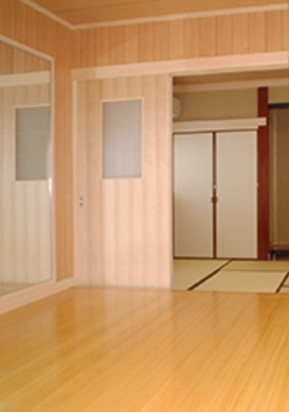 対面鏡付きの本格的な日本舞踊稽古用和室が完成しました。