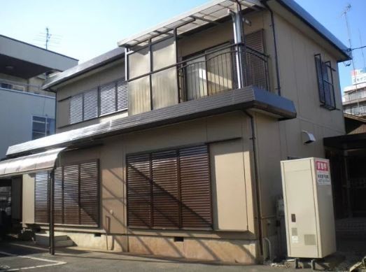 ブラウンで統一された落ち着いた外観に仕上がりました！