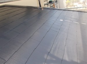 傷みが激しかった屋根を遮熱効果がある塗料で塗り替えました。