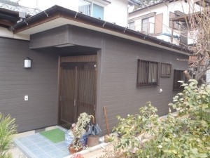 玄関を中心に増改築し、快適で暮らしやすい住まいに。