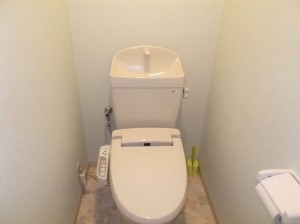 ジャニス工業独自の形状の便器で汚れがつきにくいトイレに！