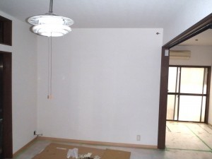 筋交、耐震ボードを施工し、耐震性を高めました。