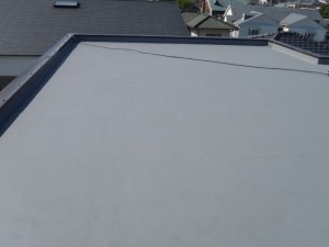 アパートの屋上のトップコートを塗り替えました