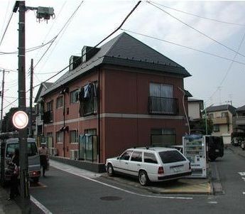 屋根を新設し快適な賃貸アパートに。