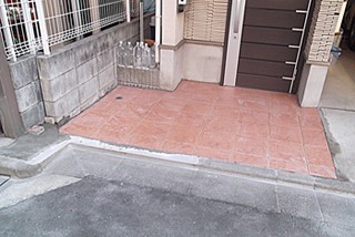 段差もなくなり、明るい綺麗な玄関に仕上がりました